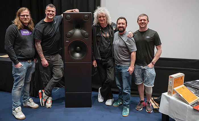 Брайан Мэй и Genelec 8381A представили новый микс «Queen II»